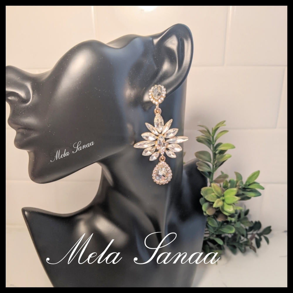 💎3/$30-Tear-Drop Statement Chandelier Earrings💎 - Picture 2 of 4